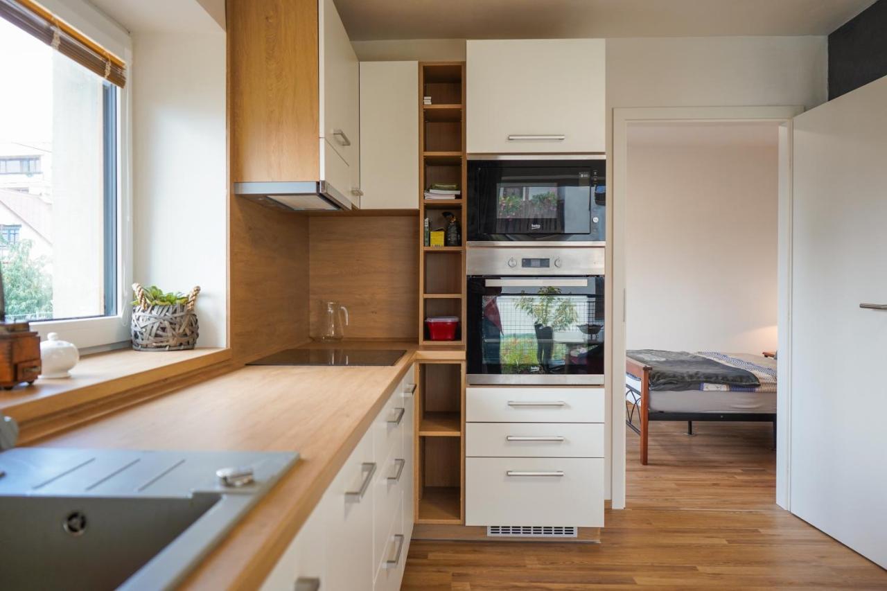 Vila Vekose - Apartman S Terasou A Zahradou Градец-Кралове Экстерьер фото
