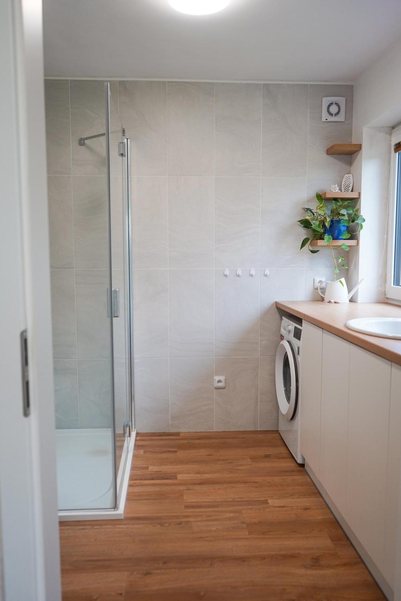 Vila Vekose - Apartman S Terasou A Zahradou Градец-Кралове Экстерьер фото